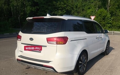 KIA Carnival III, 2018 год, 2 300 000 рублей, 2 фотография
