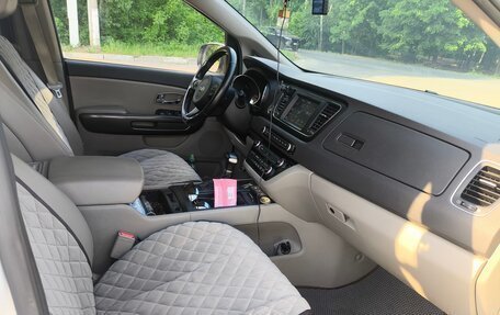 KIA Carnival III, 2018 год, 2 300 000 рублей, 12 фотография