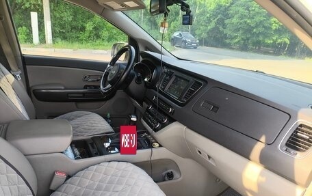 KIA Carnival III, 2018 год, 2 300 000 рублей, 10 фотография