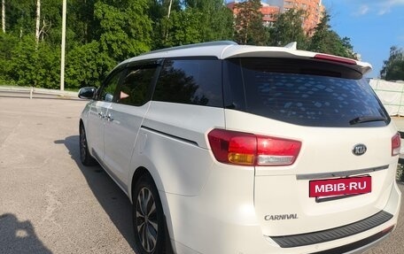 KIA Carnival III, 2018 год, 2 300 000 рублей, 14 фотография