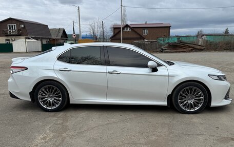 Toyota Camry, 2018 год, 2 850 000 рублей, 21 фотография