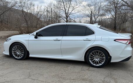 Toyota Camry, 2018 год, 2 850 000 рублей, 22 фотография