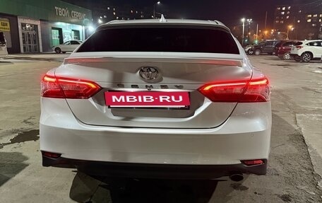 Toyota Camry, 2018 год, 2 850 000 рублей, 28 фотография