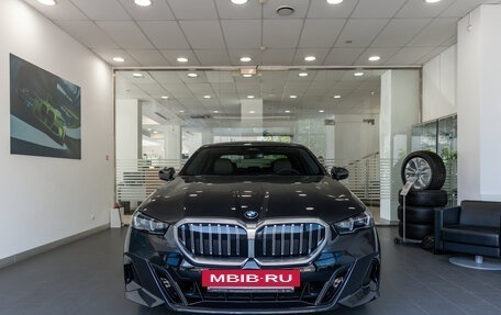 BMW 5 серия, 2025 год, 9 600 000 рублей, 2 фотография