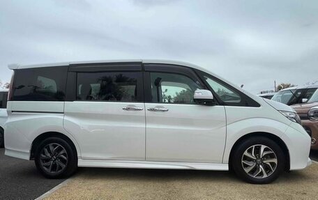 Honda Stepwgn IV, 2017 год, 1 620 000 рублей, 7 фотография