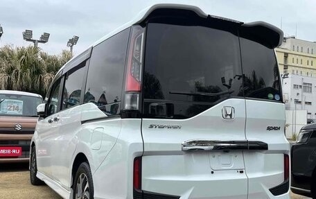 Honda Stepwgn IV, 2017 год, 1 620 000 рублей, 6 фотография