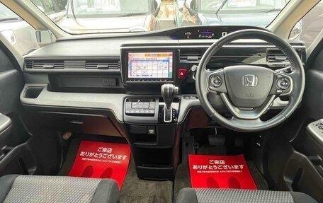 Honda Stepwgn IV, 2017 год, 1 620 000 рублей, 16 фотография