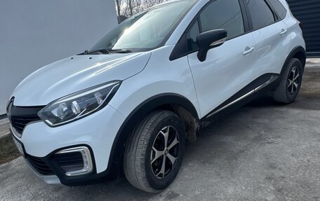 Renault Kaptur I рестайлинг, 2018 год, 1 000 000 рублей, 2 фотография
