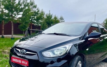 Hyundai Solaris II рестайлинг, 2012 год, 660 000 рублей, 2 фотография