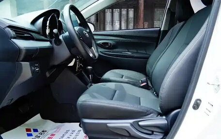 Toyota Yaris XP150 рестайлинг, 2022 год, 1 070 040 рублей, 6 фотография