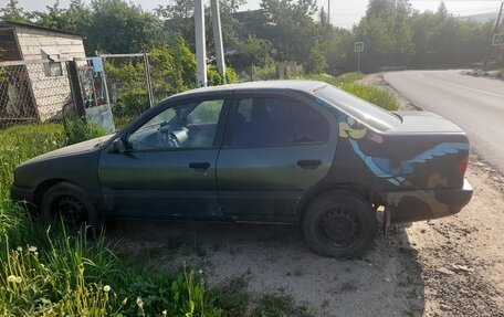 Nissan Primera II рестайлинг, 1994 год, 100 000 рублей, 4 фотография