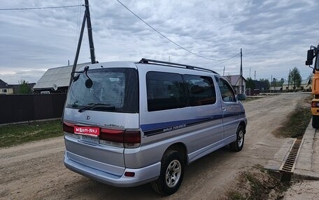 Toyota Regius, 1997 год, 710 000 рублей, 1 фотография