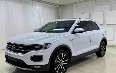 Volkswagen T-Roc I, 2021 год, 1 989 757 рублей, 1 фотография