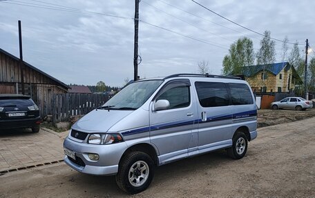 Toyota Regius, 1997 год, 710 000 рублей, 4 фотография