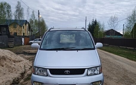 Toyota Regius, 1997 год, 710 000 рублей, 5 фотография