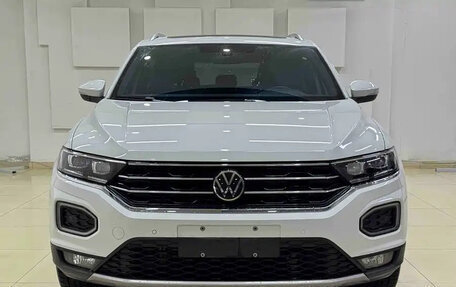 Volkswagen T-Roc I, 2021 год, 1 989 757 рублей, 2 фотография