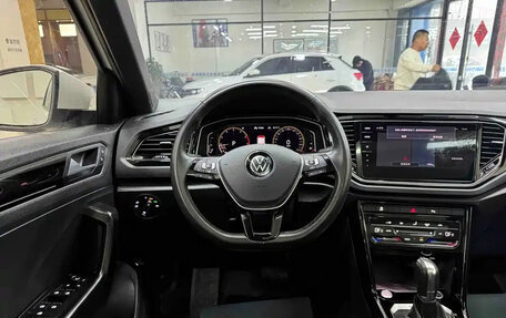 Volkswagen T-Roc I, 2021 год, 1 989 757 рублей, 9 фотография
