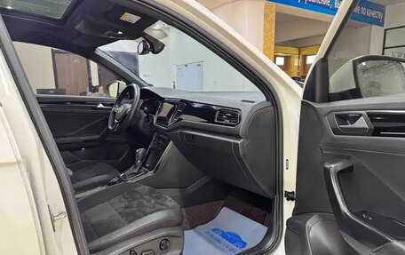 Volkswagen T-Roc I, 2021 год, 1 989 757 рублей, 8 фотография