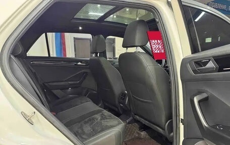 Volkswagen T-Roc I, 2021 год, 1 989 757 рублей, 14 фотография