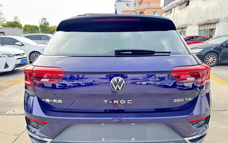 Volkswagen T-Roc I, 2022 год, 1 900 000 рублей, 5 фотография