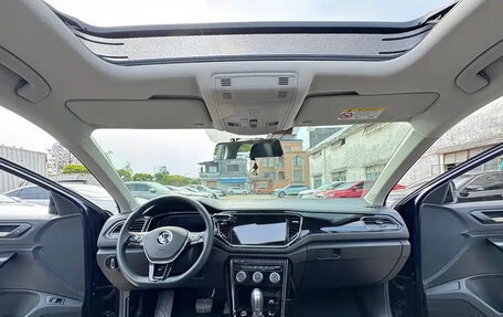 Volkswagen T-Roc I, 2022 год, 1 900 000 рублей, 9 фотография