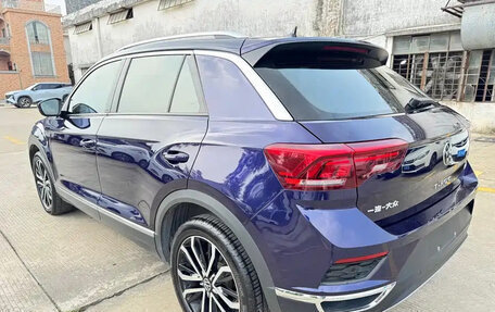 Volkswagen T-Roc I, 2022 год, 1 900 000 рублей, 6 фотография