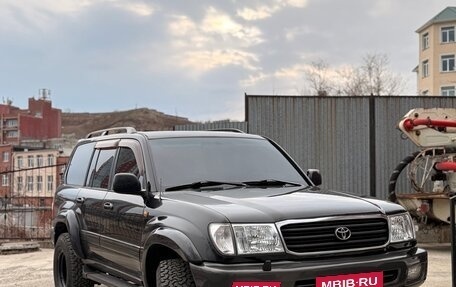 Toyota Land Cruiser 100 рестайлинг 2, 2001 год, 1 850 000 рублей, 4 фотография