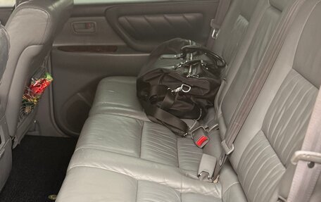 Toyota Land Cruiser 100 рестайлинг 2, 2001 год, 1 850 000 рублей, 13 фотография