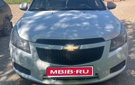 Chevrolet Cruze II, 2010 год, 700 000 рублей, 1 фотография