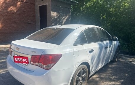 Chevrolet Cruze II, 2010 год, 700 000 рублей, 4 фотография