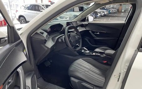 Peugeot 2008 II, 2023 год, 1 560 000 рублей, 8 фотография