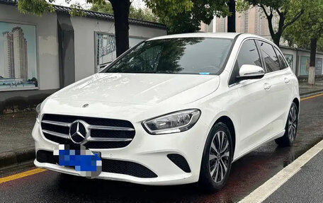 Mercedes-Benz B-Класс, 2022 год, 1 450 000 рублей, 1 фотография