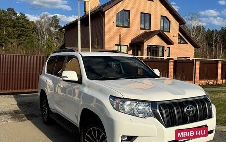 Toyota Land Cruiser Prado 150 рестайлинг 2, 2020 год, 4 700 000 рублей, 2 фотография
