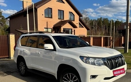 Toyota Land Cruiser Prado 150 рестайлинг 2, 2020 год, 4 700 000 рублей, 3 фотография