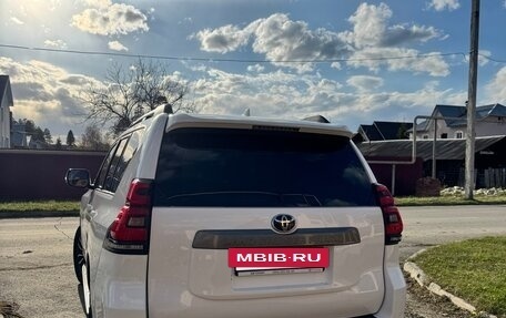 Toyota Land Cruiser Prado 150 рестайлинг 2, 2020 год, 4 700 000 рублей, 5 фотография