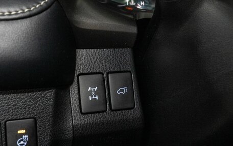 Toyota RAV4, 2017 год, 2 370 000 рублей, 14 фотография
