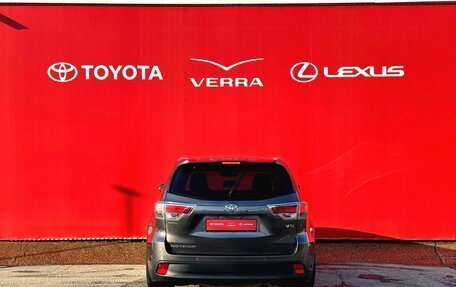 Toyota Highlander III, 2014 год, 2 390 000 рублей, 4 фотография