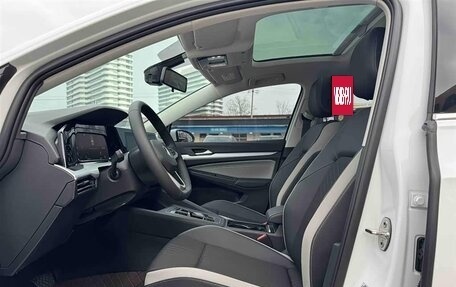 Volkswagen Golf VIII, 2024 год, 1 890 325 рублей, 21 фотография