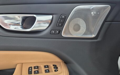Volvo XC60 II, 2025 год, 5 300 000 рублей, 8 фотография