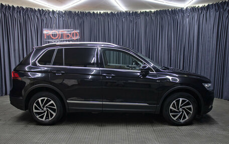 Volkswagen Tiguan II, 2018 год, 2 398 000 рублей, 4 фотография