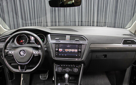Volkswagen Tiguan II, 2018 год, 2 398 000 рублей, 14 фотография