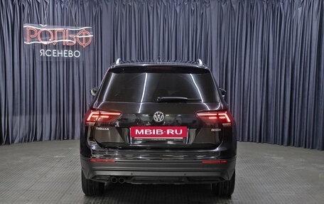 Volkswagen Tiguan II, 2018 год, 2 398 000 рублей, 6 фотография