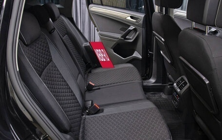 Volkswagen Tiguan II, 2018 год, 2 398 000 рублей, 12 фотография