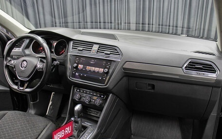 Volkswagen Tiguan II, 2018 год, 2 398 000 рублей, 11 фотография