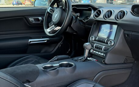 Ford Mustang VI рестайлинг, 2020 год, 4 150 000 рублей, 6 фотография