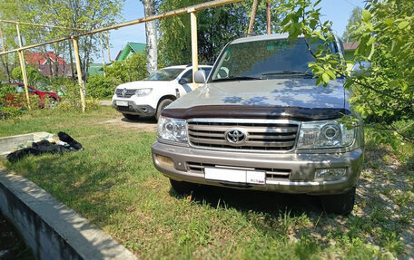 Toyota Land Cruiser 100 рестайлинг 2, 2006 год, 2 900 000 рублей, 3 фотография