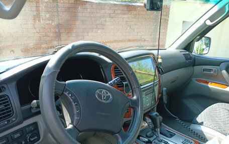 Toyota Land Cruiser 100 рестайлинг 2, 2006 год, 2 900 000 рублей, 11 фотография