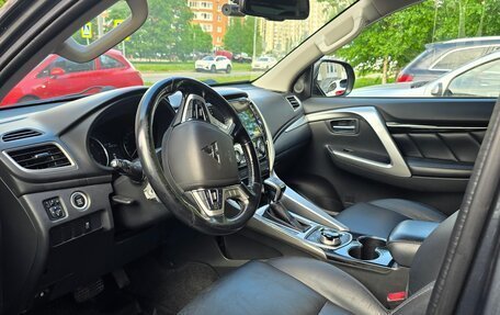 Mitsubishi Pajero Sport III рестайлинг, 2018 год, 2 930 000 рублей, 5 фотография