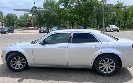Chrysler 300C II, 2004 год, 920 000 рублей, 5 фотография