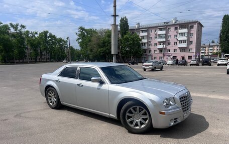 Chrysler 300C II, 2004 год, 920 000 рублей, 2 фотография